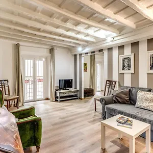 Lovely Spacious Near The Colosseum Roma